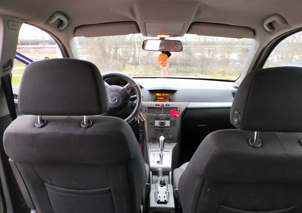Opel Astra cena 10900 przebieg: 266000, rok produkcji 2006 z Grudziądz małe 121